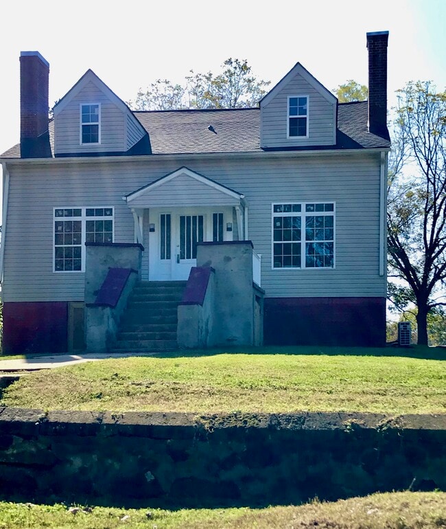 1219 Grace Ave, Burlington, NC 27217