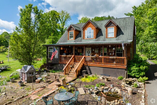 The town’s historic architecture mixes with new builds, offering a variety of housing styles for buyers.