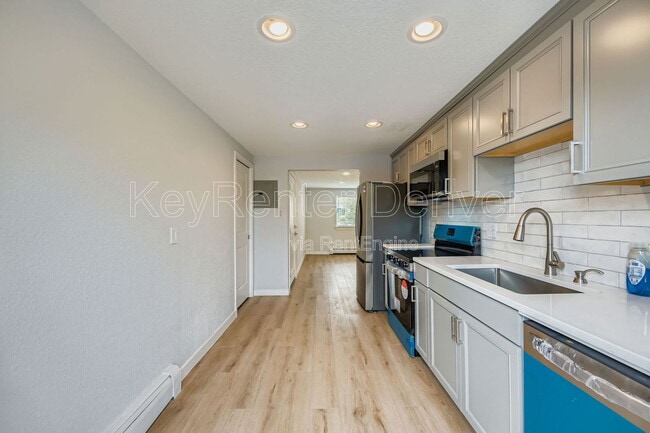 2356 S Linden Ct unit C, Denver, CO 80222 - photo 7