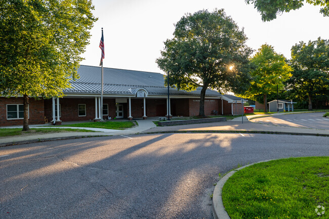 Richmond Elementary School in Richmond is a family-oriented school serving grades K-4.