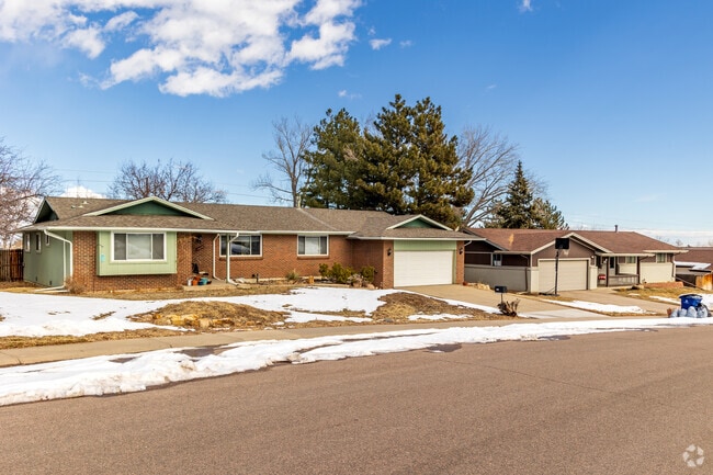 Sixth Avenue West has properties built primarily between the ‘70s and ‘90s.
