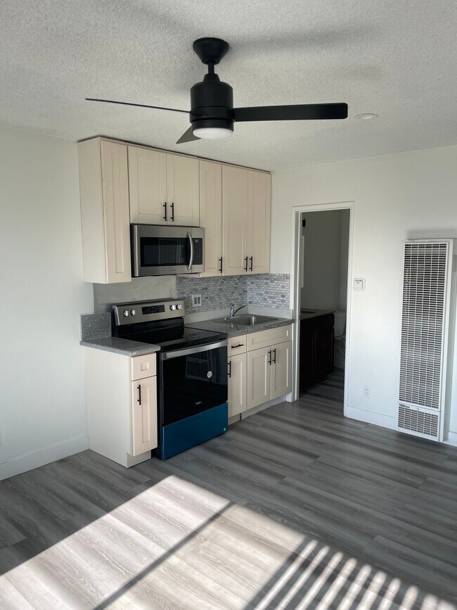 305 E Plymouth St unit A, Inglewood, CA 90302 - photo 4