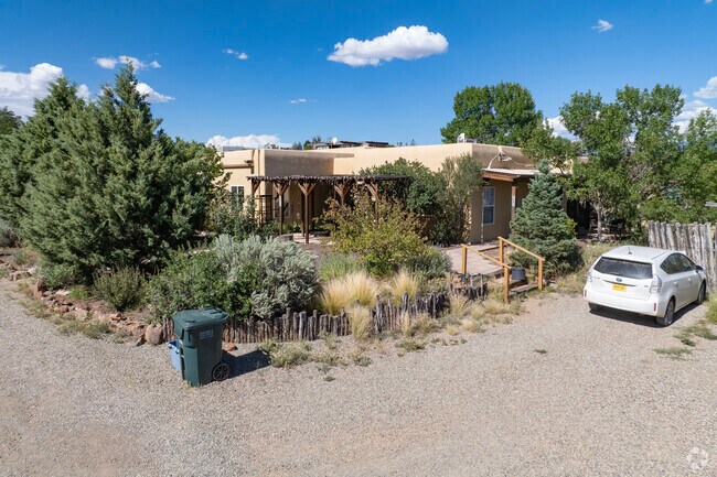 Pueblo revival home sin Agua Fria are among the most popular.