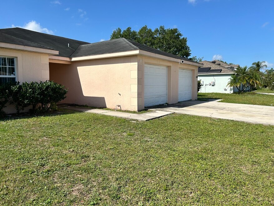612 Bluebill Ln unit B, Kissimmee, FL 34759 - photo 1