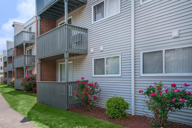 OUTSTANDING PET-FRIENDLY APARTMENTS FOR RENT