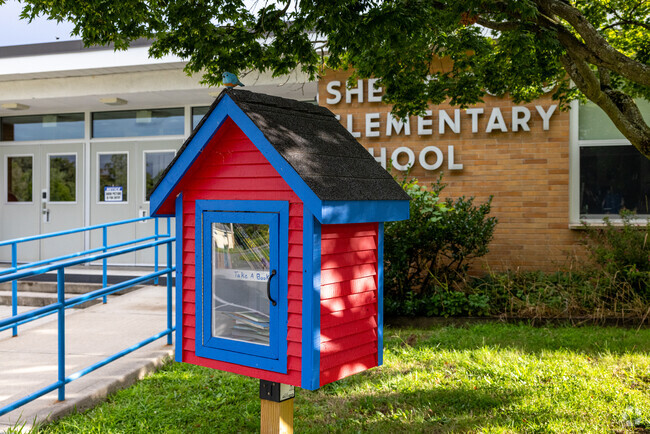 Sheafe Road Elementary School offers free books to its students.