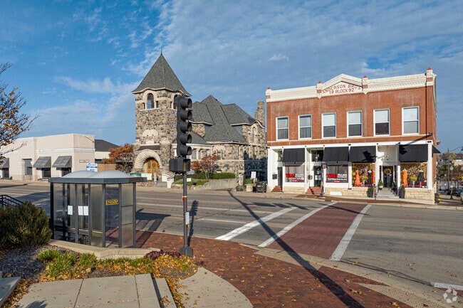 Transit links make getting around Southeast Batavia easy.