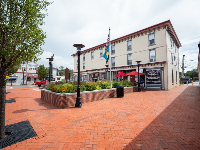 Your new home is located within walking distance of everything downtown Middletown has to offer – shopping, dining, entertainment, and everyday conveniences.