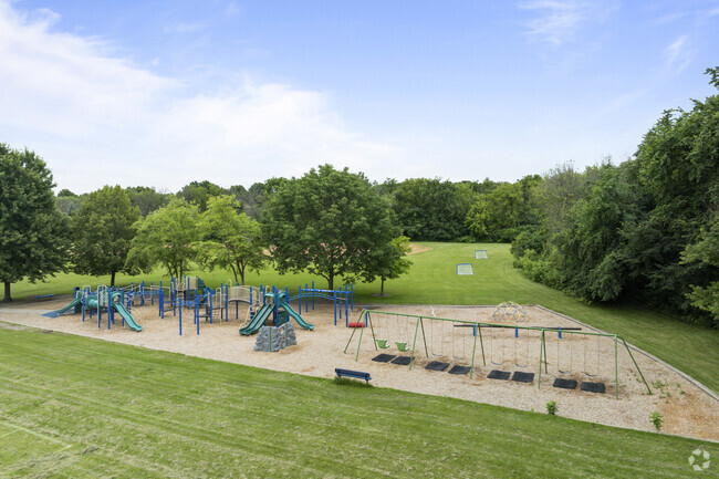 Harriet Bishop Elementary has a 15:1 student-teacher ratio.