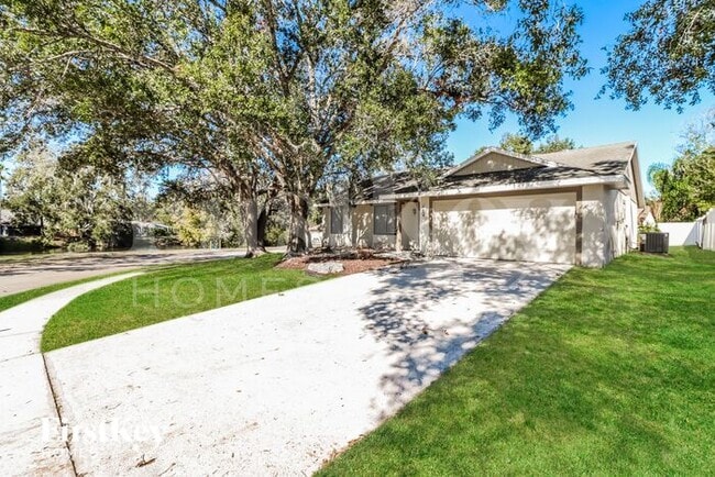 7436 Goldeneye Dr, New Port Richey, FL 34654 - photo 2