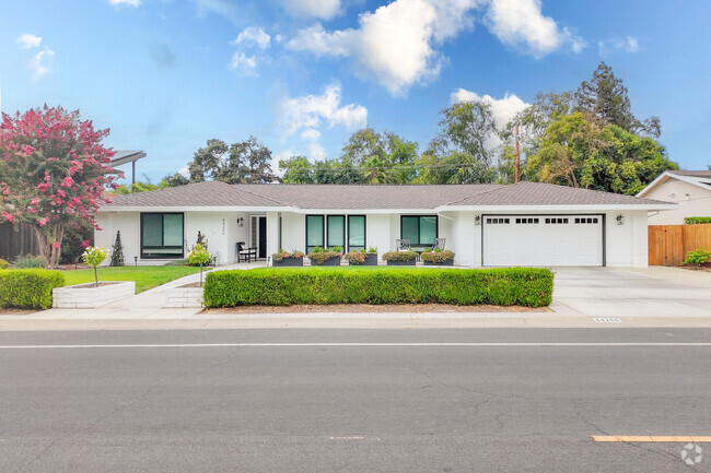 There are expansive larger homes in the serene El Macero neighborhood.