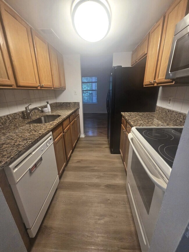 9166 Lambskin Ln, Columbia, MD 21045 - photo 4