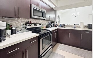 18870 NW 57th Ave Unit 305, Hialeah, FL 33015