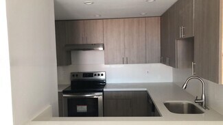 6940 Miami Gardens Dr Unit 422, Hialeah, FL 33015