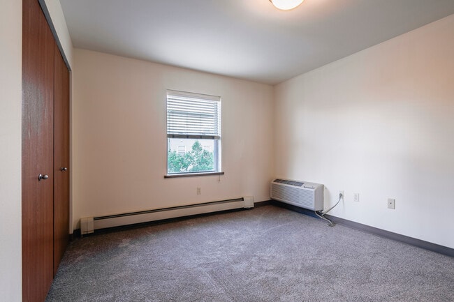 The Berkshire Senior Living, West Allis, WI 53214 - photo 7