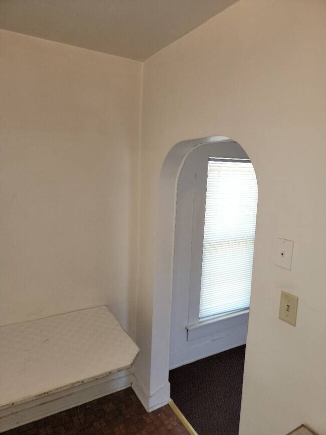 547 Niagara St unit B, Eau Claire, WI 54703 - photo 4