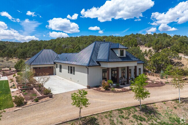 New build and construction can be found throughout Sedillo.