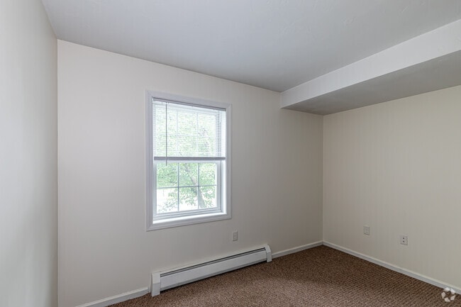 University Crossing, Hadley, MA 01035 - photo 6