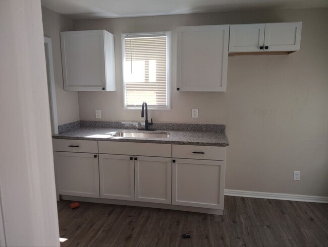 15909 Maddelein St, Detroit, MI 48205 - photo 3