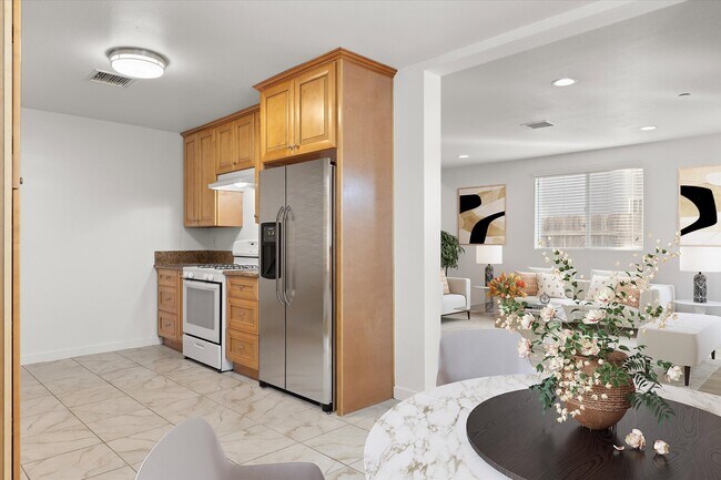 7310 Roseberry Ave unit A, Huntington Park, CA 90255 - photo 5