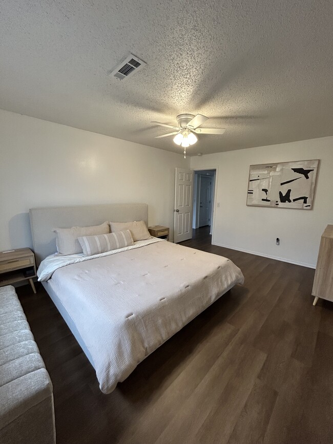 1105 S 26th St, Rogers, AR 72758 - photo 4