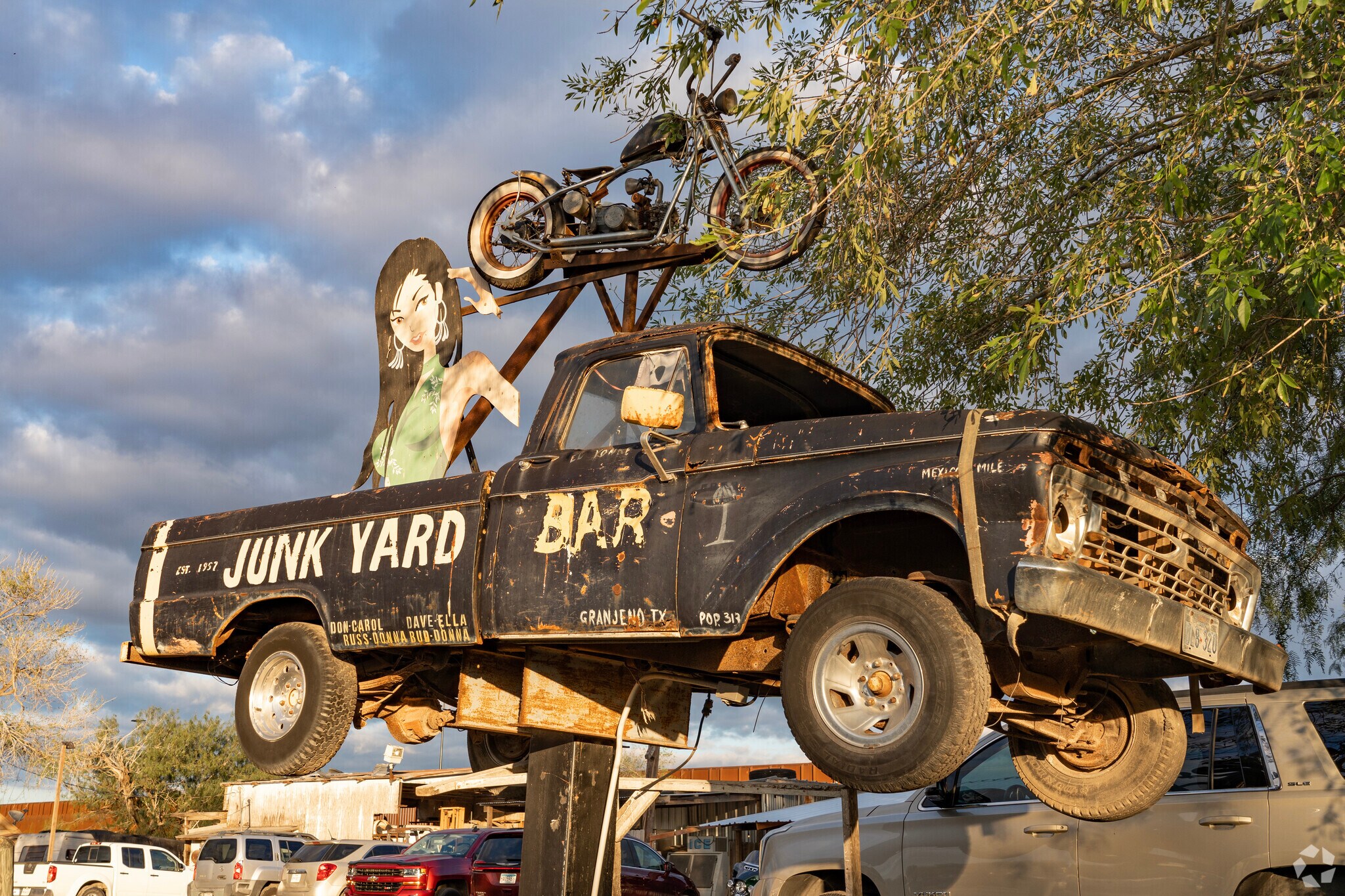 Cabreras Bar is the most popular bar in Granjero, Tx.