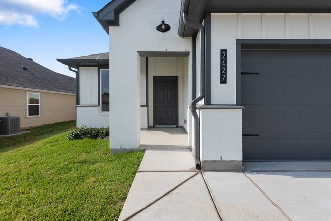 2427 Rooke Rd, Bryan, TX 77807 - photo 2