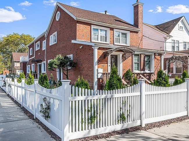 116-01-116221 221st St, Queens, NY 11411 - photo 2