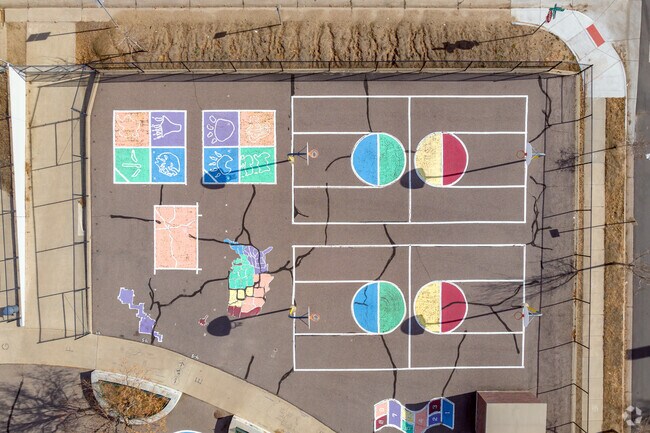 25% of students scored at or above the proficient level for reading at Beach Court Elementary.