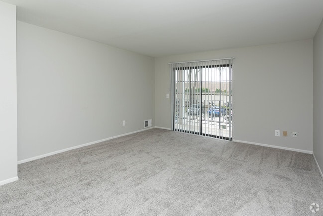Kensington At Beverly Hills, Southfield, MI 48076 - photo 6