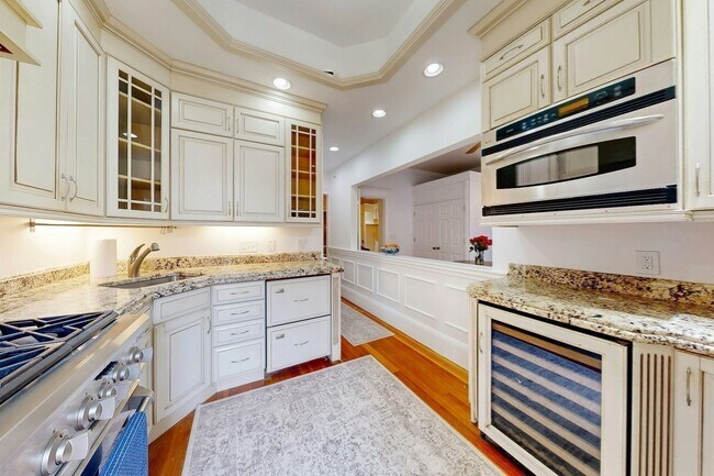 15 Garrison Rd unit 11, Brookline, MA 02445 - photo 5