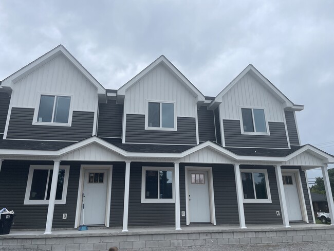 1055 Gordon Hill Pike unit 4, Corbin, KY 40701 - photo 2