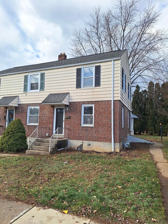 991 Loucks Place, York, PA 17404