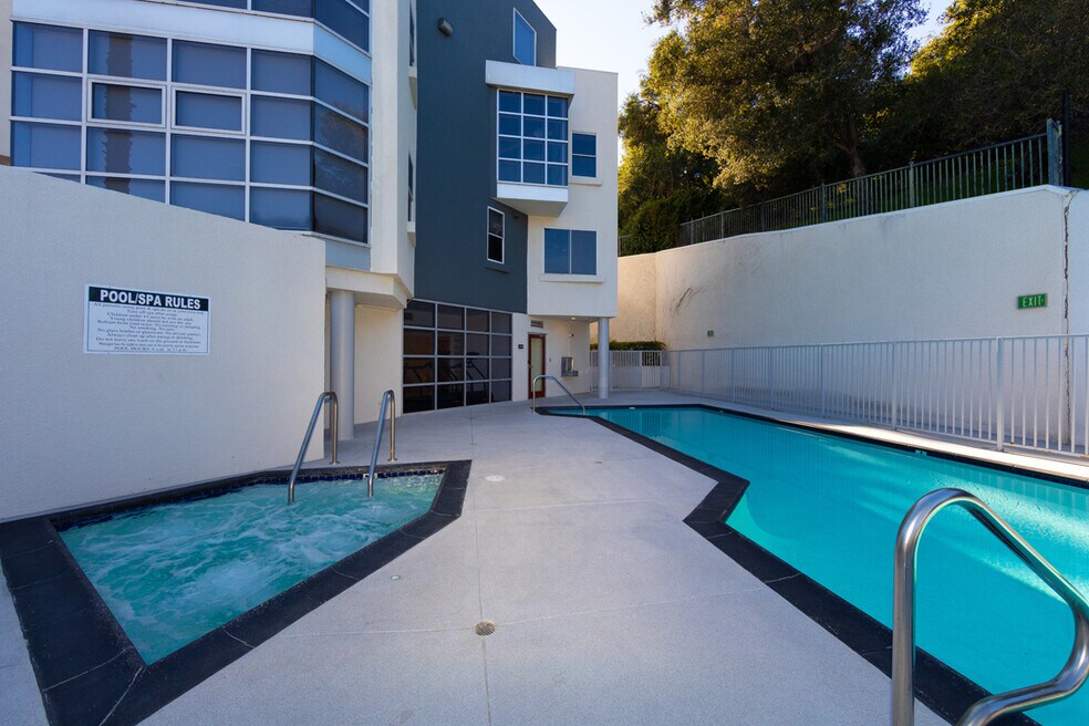 171 N Church Ln unit PH10, Los Angeles, CA 90049 - photo 1