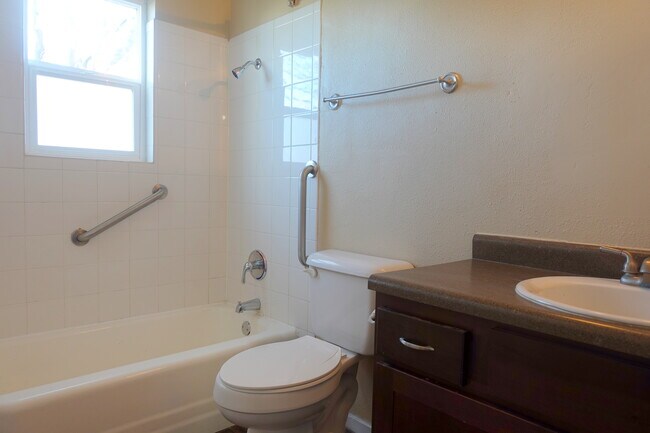 Fircrest Apartments, Amarillo, TX 79109 - photo 7