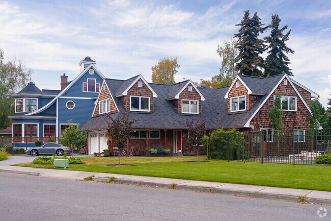 You'll find more large homes like these between Westchester Lagoon and the coast.