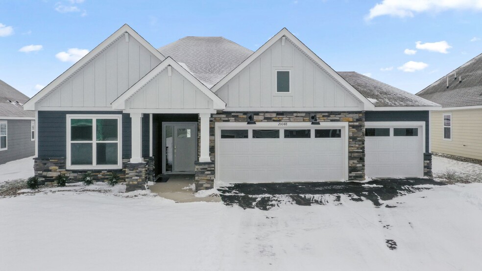 20048 Gabardine Ln, Lakeville, MN 55044 - photo 1