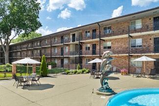 680-692 Riverview Dr, Columbus, OH 43202