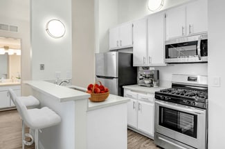 14440 Dickens St, Sherman Oaks, CA 91423