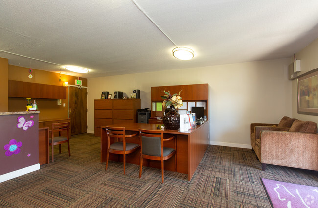 Fox Crest, Waukegan, IL 60085 - photo 2