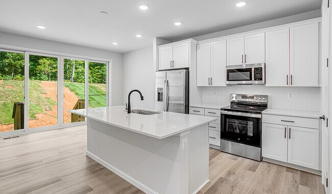 35615 Pine Needle Ln, Lake of the Woods, VA 22508 - photo 6