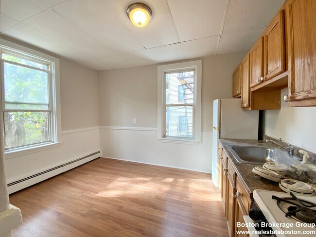 1574 Tremont St unit 2, Roxbury Crossing, MA 02120 - photo 2