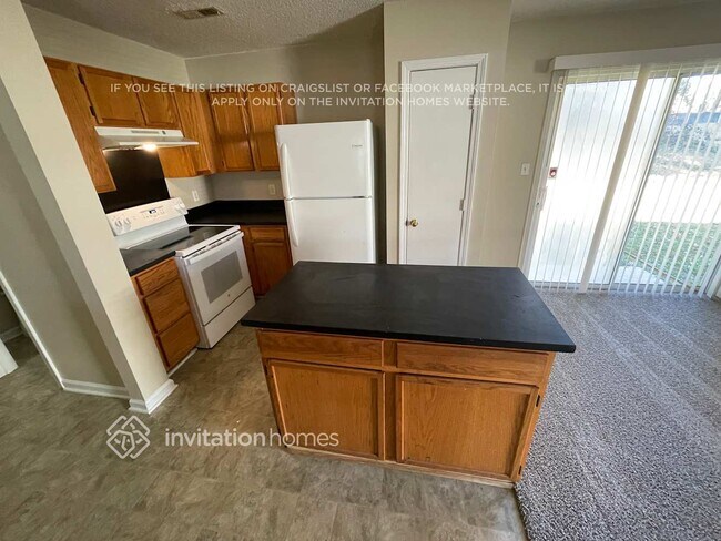 5316 Wisbech Ct, Charlotte, NC 28215 - photo 6