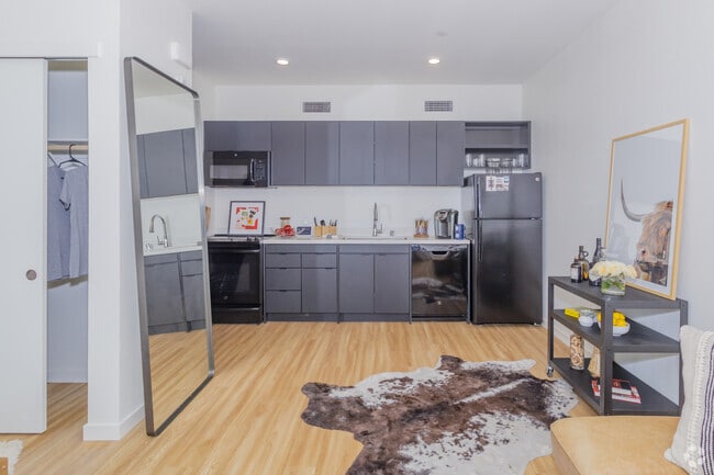 Studio - 504 SF