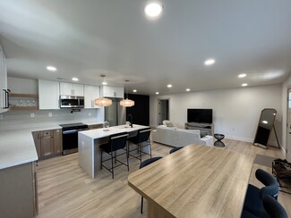 3020 Bellaire Dr, Charlotte, NC 28216