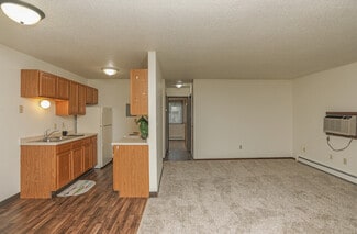 1132 16th St N, Fargo, ND 58102