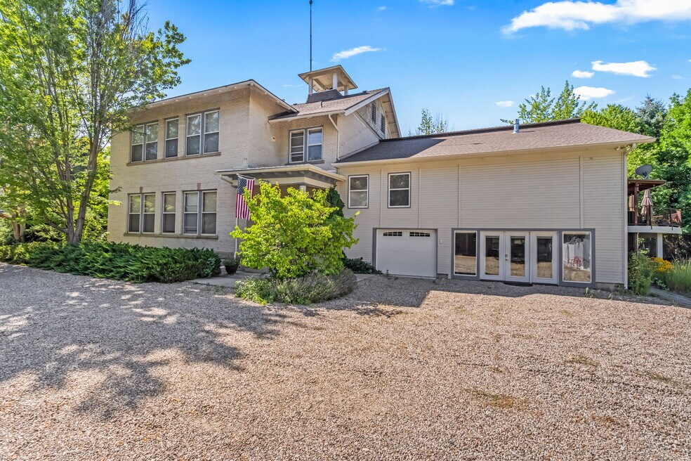Historic building in historic neighborhood