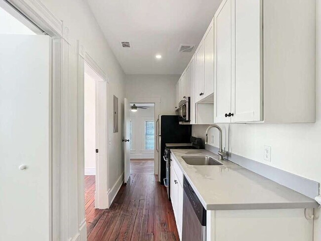 1313 Whitaker St unit C, Savannah, GA 31401 - photo 6