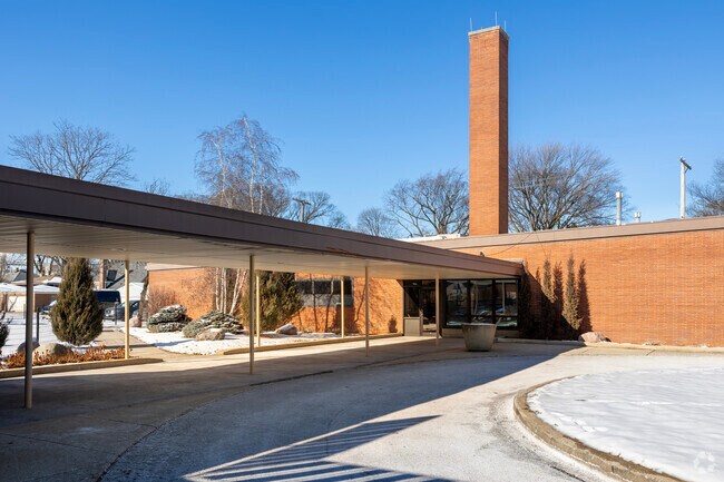 Discover all the activities the Bedford Park community center has to offer.