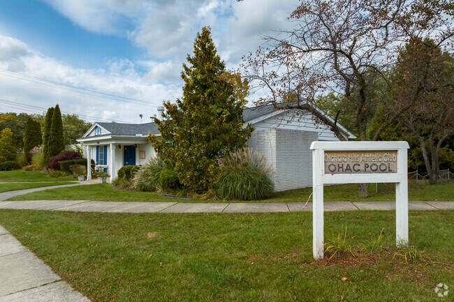 Orchard Hills Athletic Club offers a variety of family programming year round.